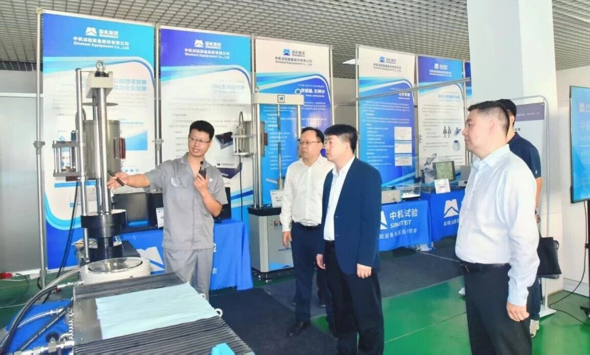 國機集團黨委常委、副總經理范志超調研中國農機院